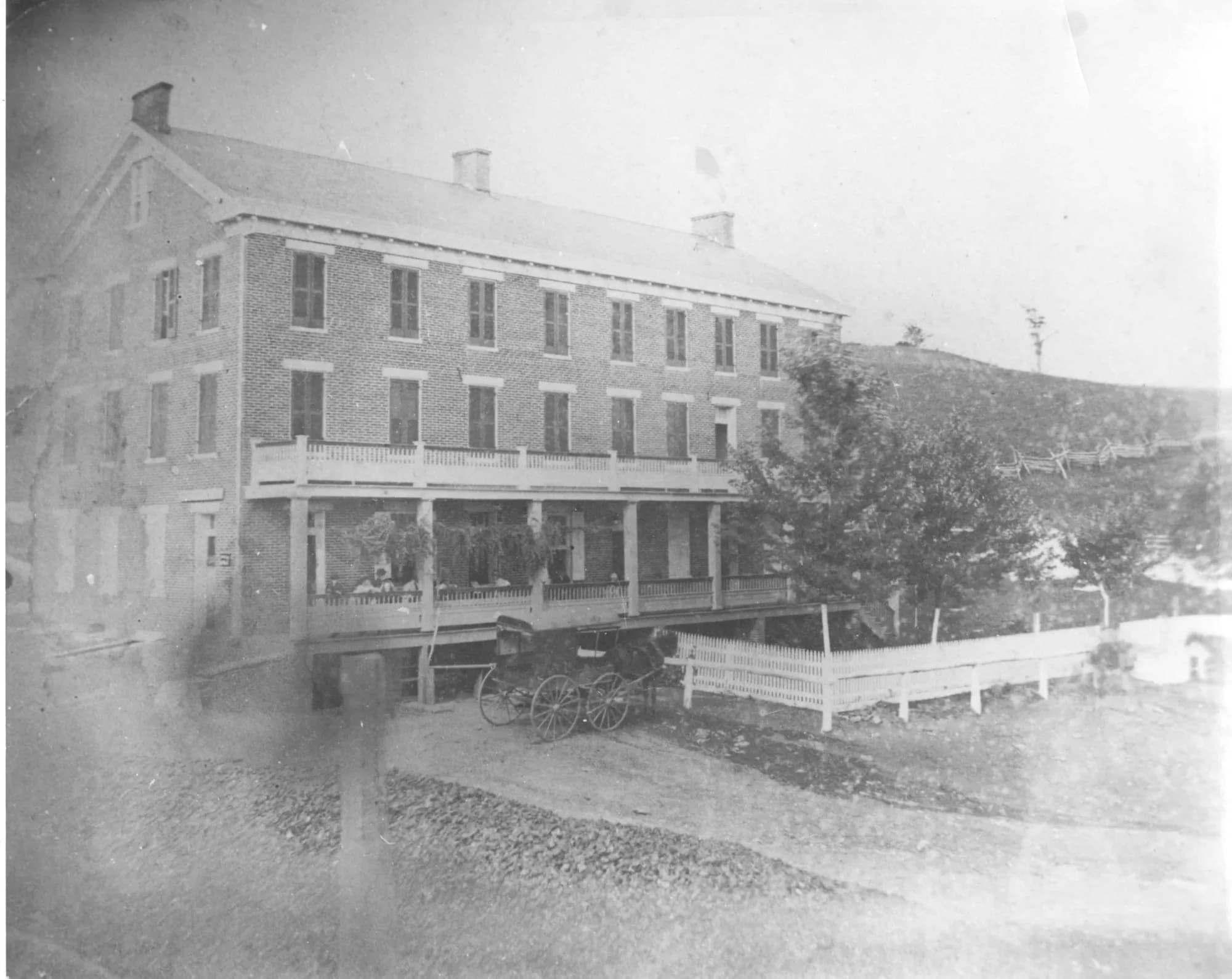 The Monkton Hotel along Monkton Road, archival photo